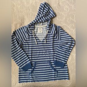 Super soft cotton hoodie with pockets